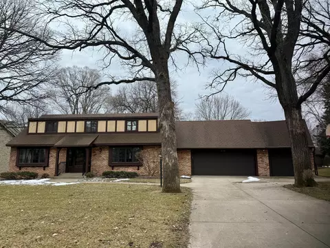 730 N Park Pl, Saint Cloud, MN 56301