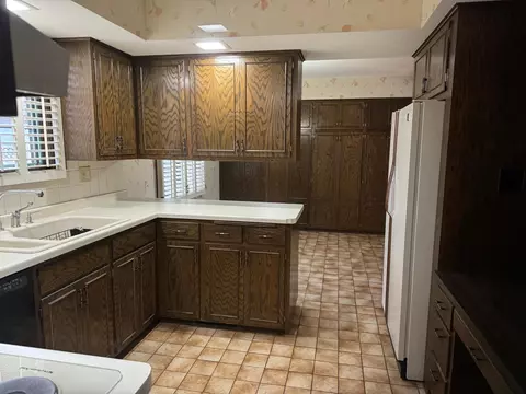 Kitchen - 730 N Park Pl, Saint Cloud, MN 56301 photo 1 of 4