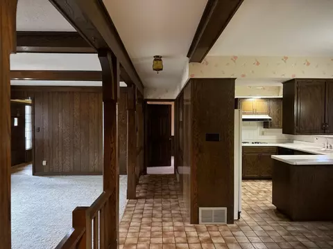 Entry Way - 730 N Park Pl, Saint Cloud, MN 56301 photo 4 of 7