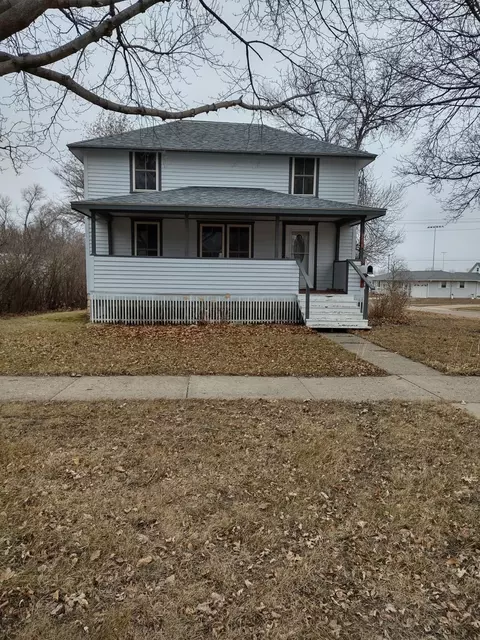 206 1st Ave, Madison, MN 56256