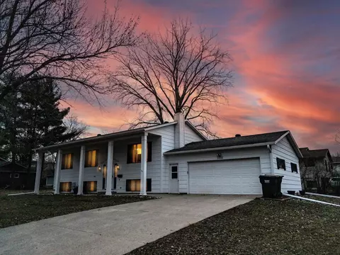1001 Sioux Ln, Saint Peter, MN 56082