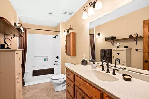 Bath - 210 S 2nd Ave, Proctor, MN 55810 photo 1 of 2