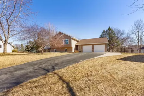103 Meadow Ln, Janesville, MN 56048