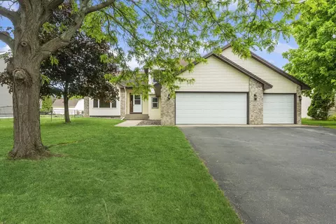 8733 Prestwick Pkwy N, Brooklyn Park, MN 55443