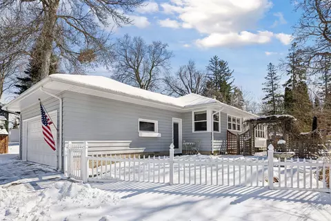 2172 Noble Ln, Mound, MN 55364