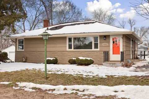 1479 Cope Ave E, Maplewood, MN 55109