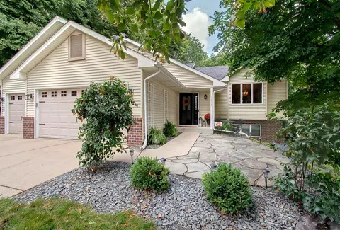 1217 Cherrywood Dr NE, New Prague, MN 56071