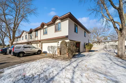 8850 N Maplebrook Ct, Brooklyn Park, MN 55445