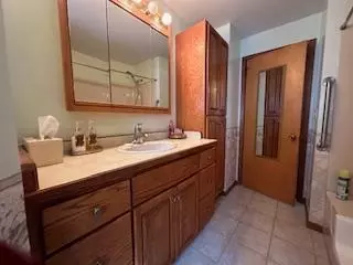 Bath - 638 E Boundary St, Ely, MN 55731 photo 2 of 3