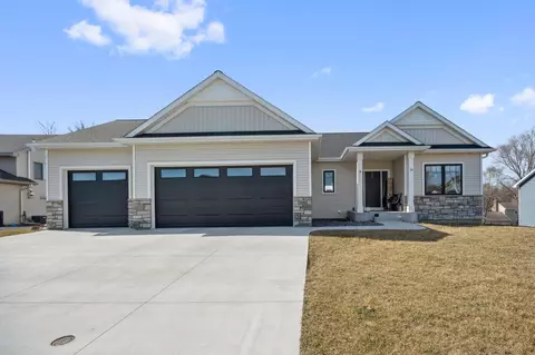 1190 Pine Ridge Dr NE, Pine Island, MN 55963