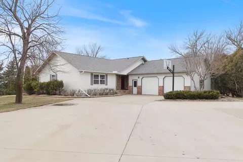 2780 290th St, Marshall, MN 56258