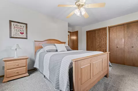 Bedroom - 17201 Hall Ave, Nerstrand, MN 55053 photo 5 of 7