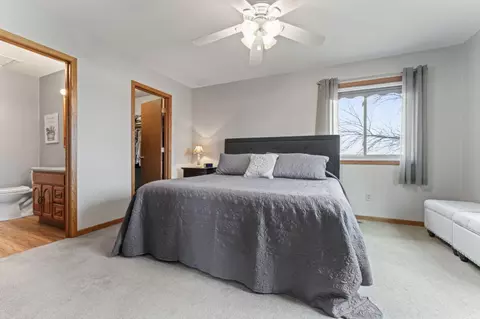 Bedroom - 17201 Hall Ave, Nerstrand, MN 55053 photo 2 of 7
