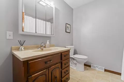Bath - 17201 Hall Ave, Nerstrand, MN 55053 photo 1 of 3