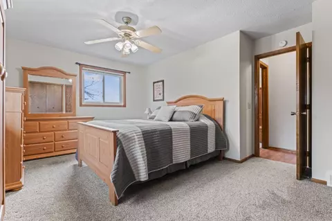 Bedroom - 17201 Hall Ave, Nerstrand, MN 55053 photo 4 of 7