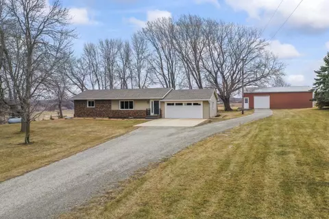 Exterior - 17201 Hall Ave, Nerstrand, MN 55053 photo 2 of 14