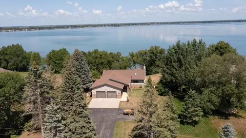 511 E Summit St, Battle Lake, MN 56515