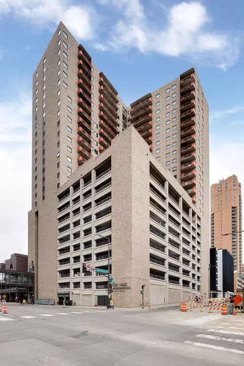 66 9th St E #2416, Saint Paul, MN 55101
