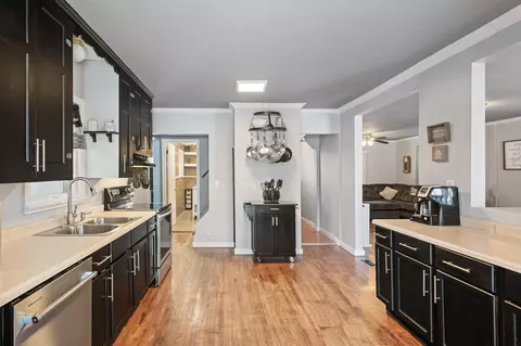 3105 Edgerton St, Little Canada, MN 55117