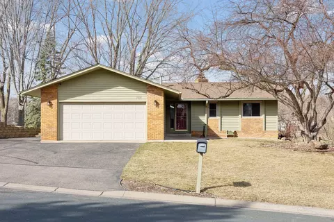 7575 Mariner Dr, Maple Grove, MN 55311