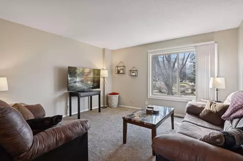 4116 Skylark Ln, Eagan, MN 55122