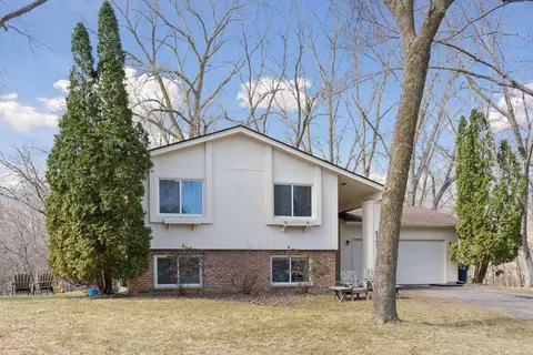8775 Darnel Rd, Eden Prairie, MN 55344