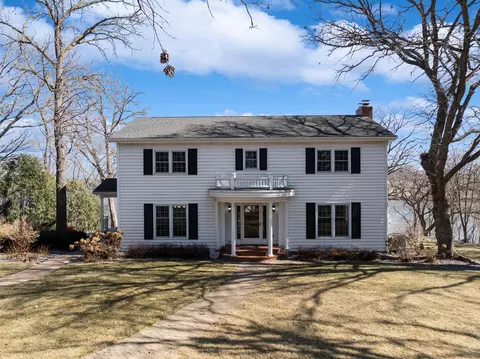 19794 Sioux Hills Rd, Hutchinson, MN 55350