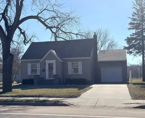 1187 River Rd, Windom, MN 56101