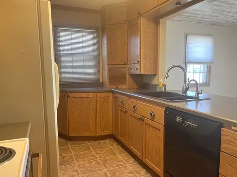 Kitchen - 1187 River Rd, Windom, MN 56101 photo 3 of 4