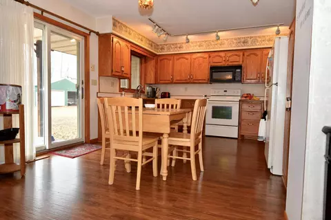 Kitchen - 7459 140th St, Milaca, MN 56353 photo 4 of 5