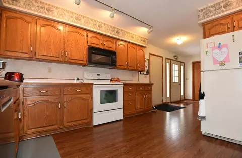Kitchen - 7459 140th St, Milaca, MN 56353 photo 2 of 5