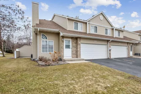 1100 Black Oak Dr, New Brighton, MN 55112