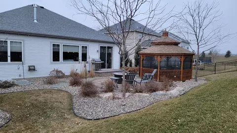 1505 Naples Ct, Cologne, MN 55322