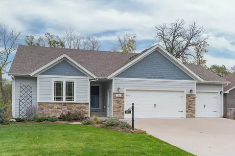 109 Goldfinch Ct, Mankato, MN 56001