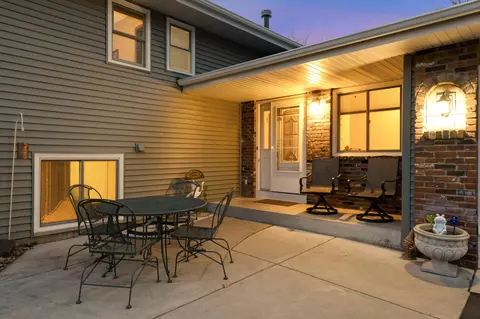 2890 Torchwood Dr, New Brighton, MN 55112