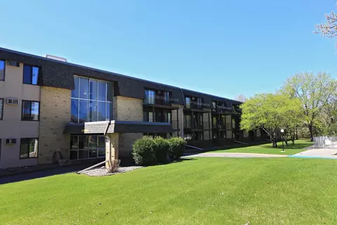 3421 Kent St #608, Shoreview, MN 55126
