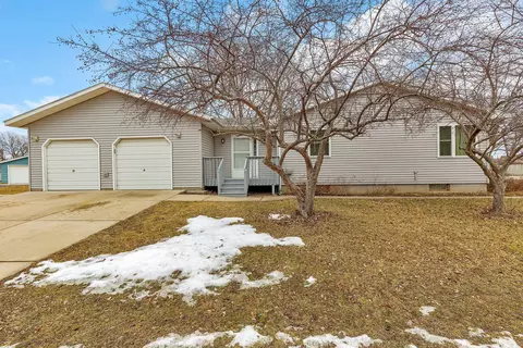 507 Eastern Ct, Saint Joseph, MN 56374