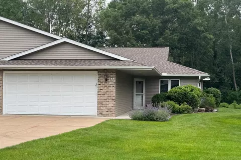 707 Victoria Ct, Stillwater, MN 55082