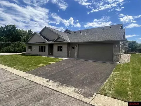213 Parkway Pl, Mankato, MN 56001