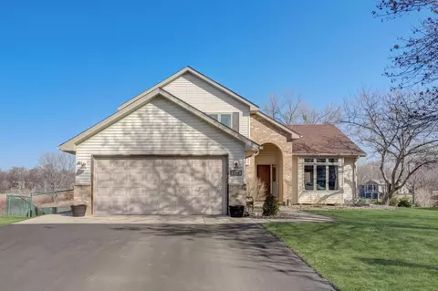 5228 River Wood Dr, Savage, MN 55378