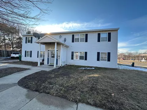 1626 45th St NW, Rochester, MN 55901