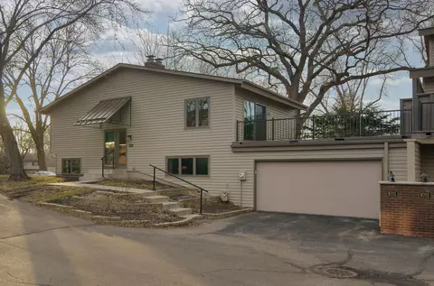 9701 Mill Creek Dr, Eden Prairie, MN 55347
