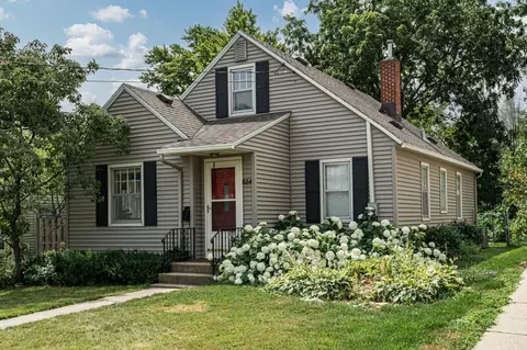824 11th St NW, Rochester, MN 55901