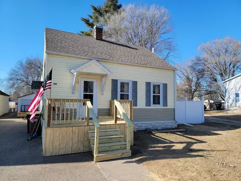 332 1st Ave S, Perham, MN 56573