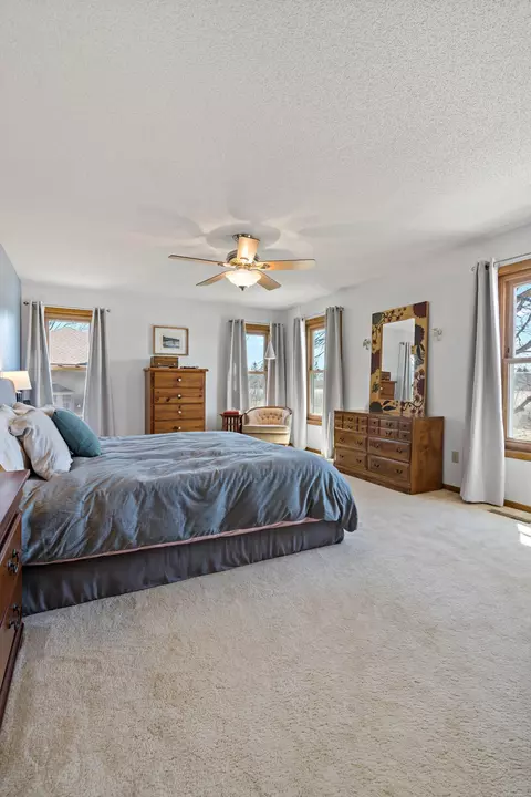 Bedroom - 736 Caribou Ln, Eagan, MN 55123 photo 7 of 10