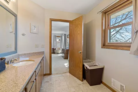 Bath - 736 Caribou Ln, Eagan, MN 55123 photo 3 of 5