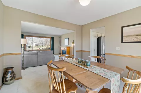 Dining - 736 Caribou Ln, Eagan, MN 55123 photo 4 of 5