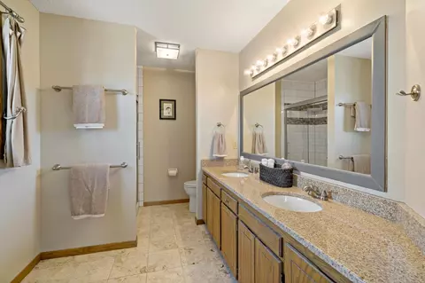 Bath - 736 Caribou Ln, Eagan, MN 55123 photo 2 of 5