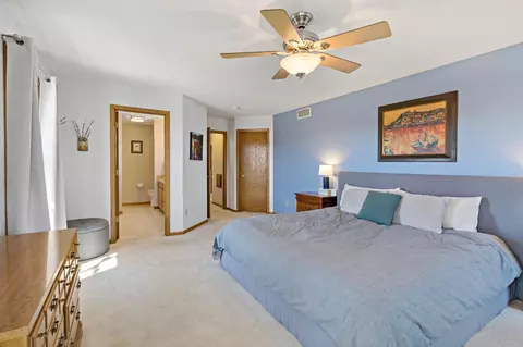Bedroom - 736 Caribou Ln, Eagan, MN 55123 photo 5 of 10