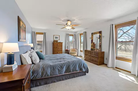 Bedroom - 736 Caribou Ln, Eagan, MN 55123 photo 4 of 10